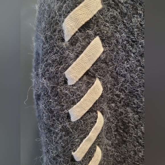 HL AFFAIR Sweater. Size: L - Picture 4 of 14